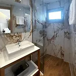 Rodosrooms *