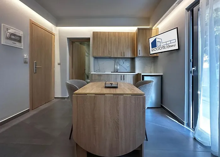 Lägenhet Rodosrooms *