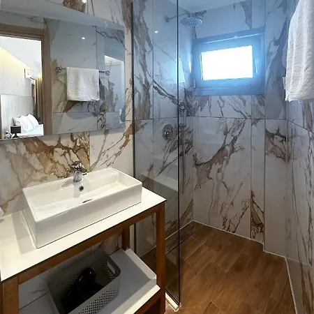 Rodosrooms *
