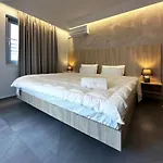 Daire Rodosrooms