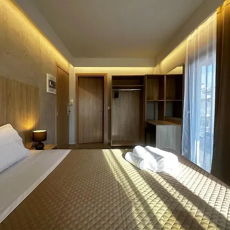 Rodosrooms アパート *